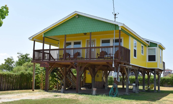 Galveston Casa | Pineapple House - Fishing Paradise! Gated, Pet Friendly, Secluded