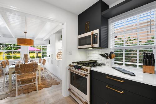 Parrot Cove Casa | Pineapple House - Parrot Cove