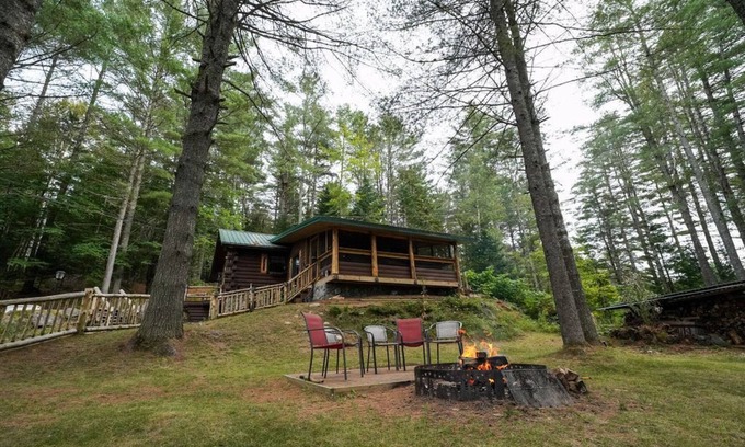 Long Lake Cabina | Pinecone Place - A True North Vacation Home