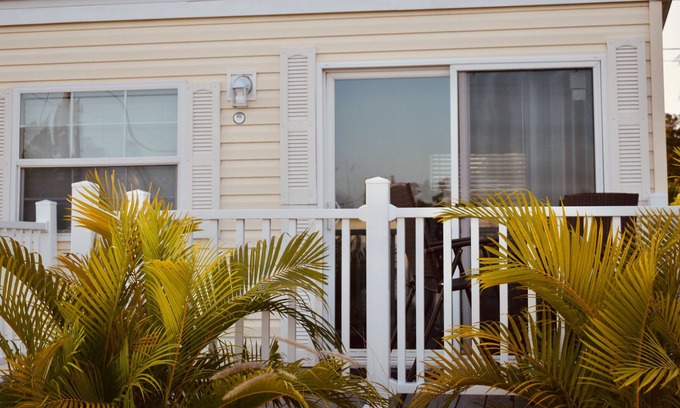 Southgate Cabaña | Pinecraft Cottage - En el corazón de Sarasota