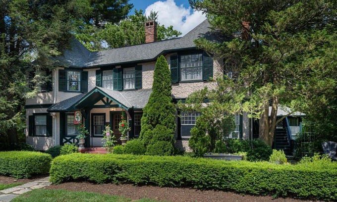 Historic Montford Cama Y Desayuno | Pinecrest Bed & Breakfast