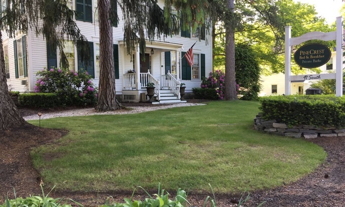 Gorham Cama Y Desayuno | PineCrest Inn