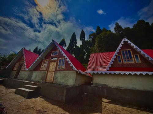Darjeeling Casa | Pines and Beyond cottage