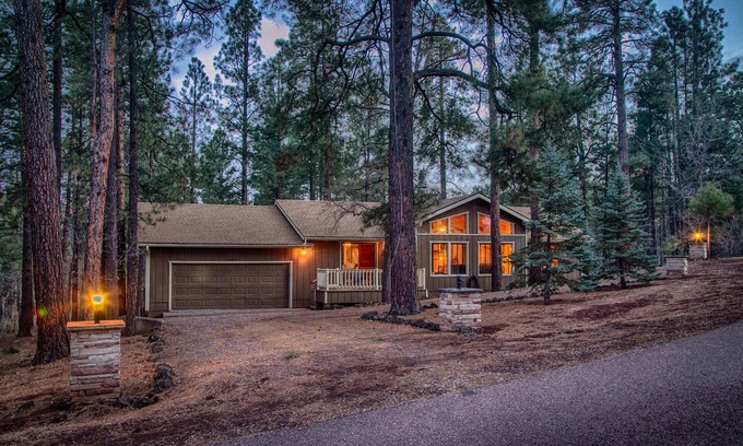 Pinetop Cabina | Pinetop C. C. Retiro: NUEVA TUBA PRIVADA DE 90 JET PRIVADA, Nueva CA, Leña, Bosque Fronterizo