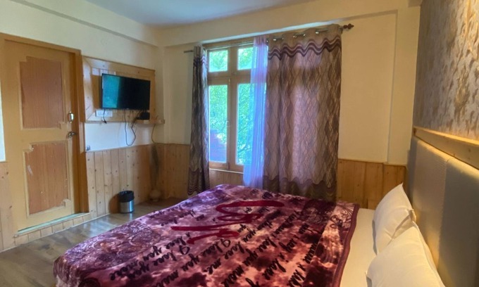 Kullu Cabina | Pinewood by Damson, a hillside lodge in Parvati that beholds a matchless view