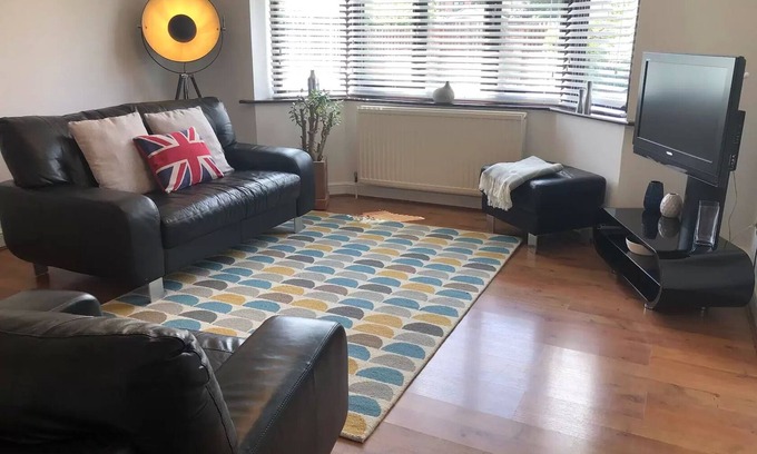 Edwinstowe Casa | Pinewood #Edwinstowe #Heart of Sherwood Forest