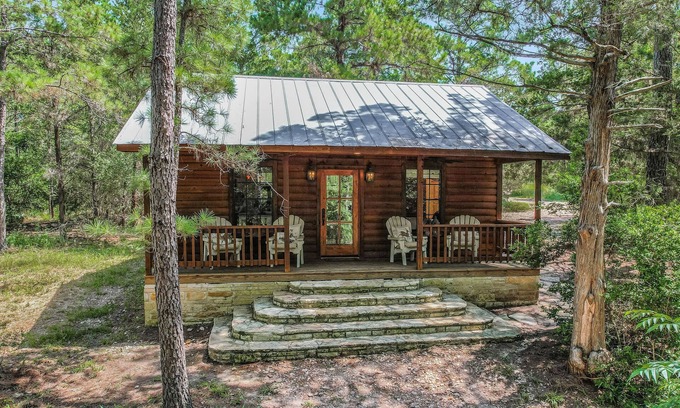 La Grange Cabina | Piney Woods Cabin