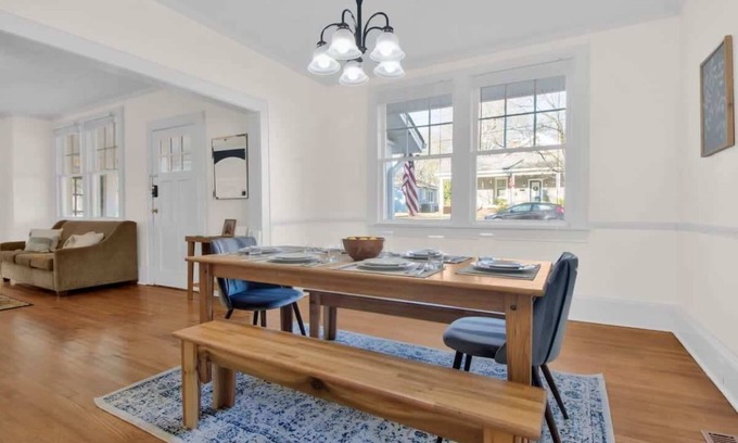 Terry Sanford Casa | Ping-Pong & Huge Yard! Central- Fayetteville Pearl