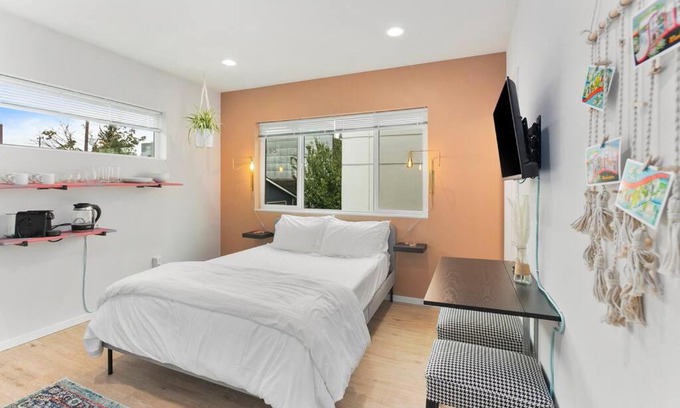 Whittier Heights Apartamento | Pingu's sweet suite - Micro Studio - 91Walkscore