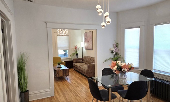 Midway Casa | Pinkston Gardens Near MSP airport & Allianz Field