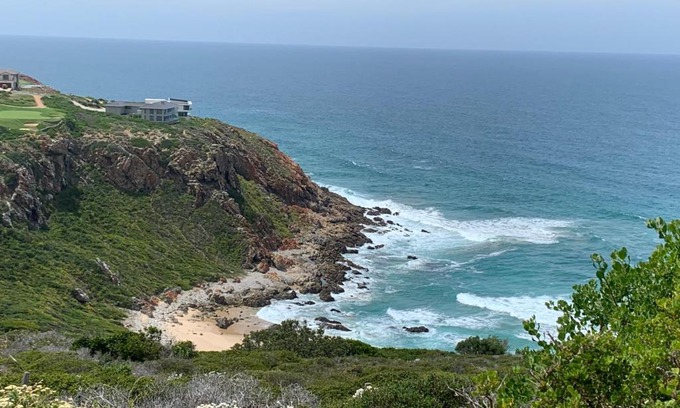 Pinnacle Point Cabina | Pinnacle Point 2 bed lodge available for short stay