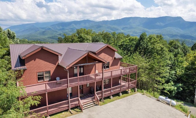 Pittman Center Casa | Pinnacle Pool View Lodge #625