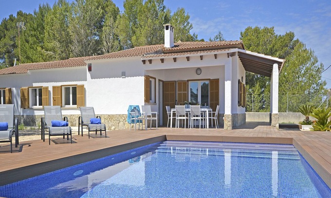 Can Picafort Chalet De Esquí | Pinocha - Casa con piscina privada a 300 metros de la playa en Mallorca