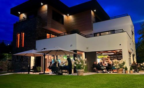 Nove Mesto nad Metuji Casa | Pinot Noir Apartments & Wine Bar