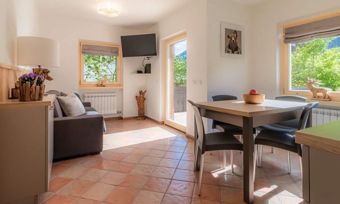 Giustino Apartamento | PINZOLO TWO-ROOM APARTMENT 4 BEDS - WIFI AND TERRACE