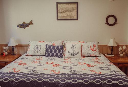 Homer Hotel | Pioneer Inn Downtown