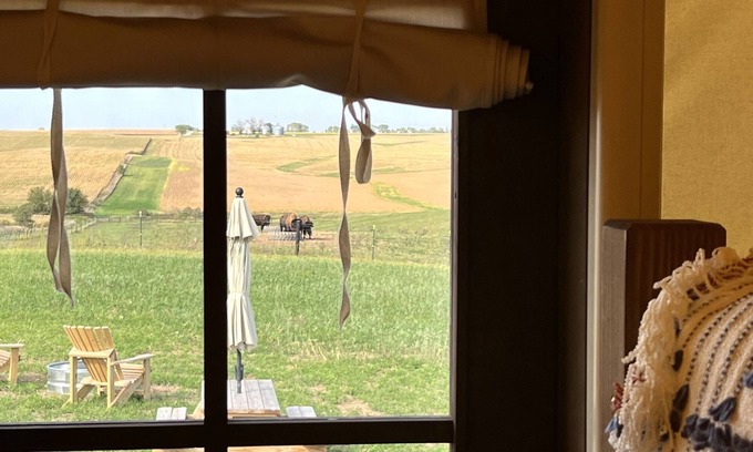 Poweshiek County Cabina | Pioneer's Dream~1883 Inspired~Covered Wagon~BISON~Heat and A/C