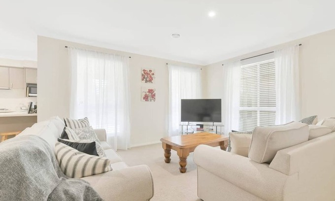 Bathurst Apartamento | Piper St - Sleek & Stylish, CBD, Wi-Fi