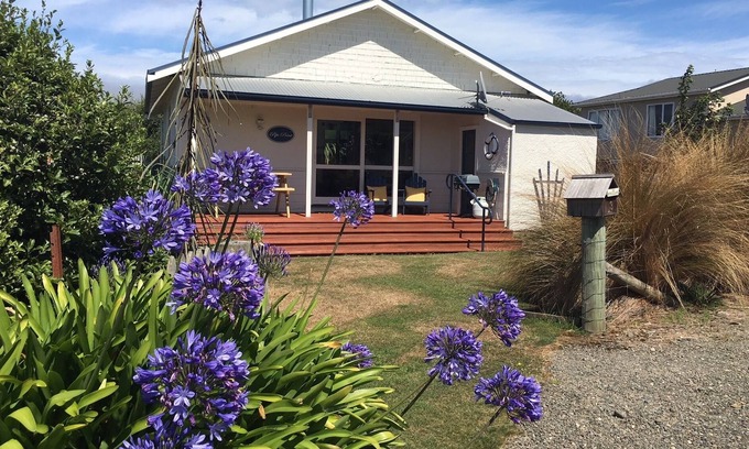 Riverton Casa | Pipi Point (Beach cottage, 50 metres from shore)