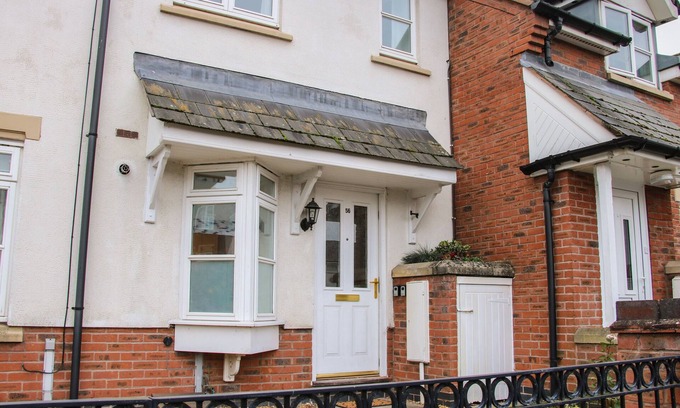 Shrewsbury Casa | PIPPIN'S PLACE, pet friendly, with a garden in Shrewsbury