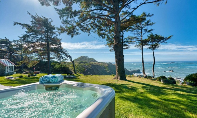 Gold Beach Casa | Pirate Cove Summary:
