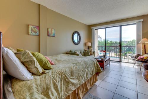 Fort Walton Beach Hotel | Pirates Bay B206