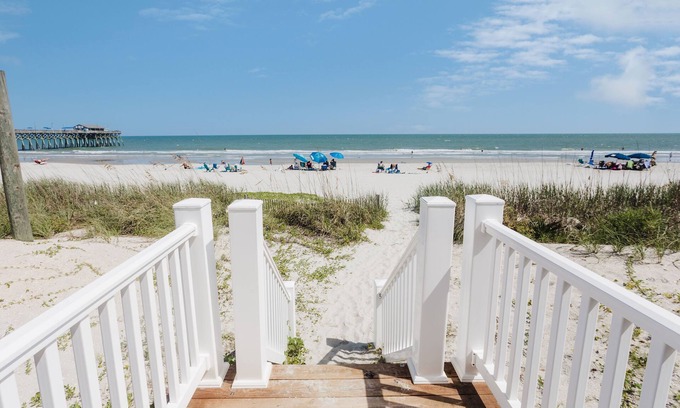 Garden City Casa | Pirates Cove & Mermaids Haven: Duplex sleeps 32!