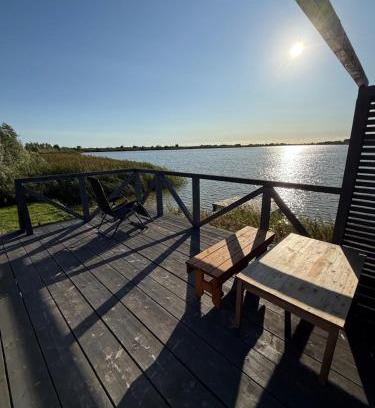 Baltic Sea Otro | Pirtelė ant tvenkinio kranto