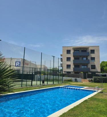 Torredembarra Apartamento | Piscina y Pádel al lado del Mar