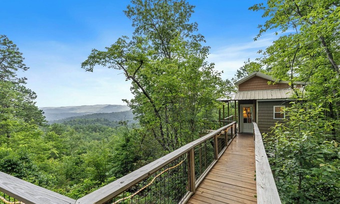 Brevard Cabina | Pisgah Paradise-Privacy, Hot Tub, and Views!