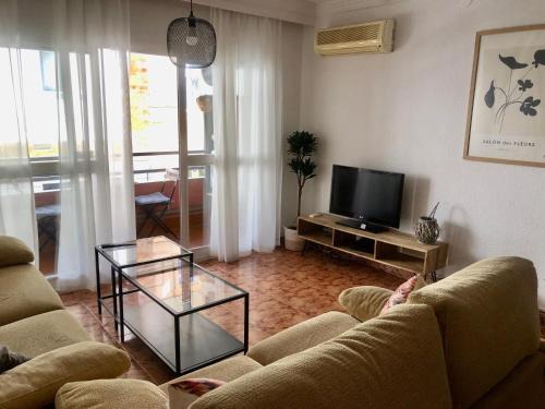 Pedregalejo Playa Apartamento | Piso en Pedregalejo a 50m de la playa.