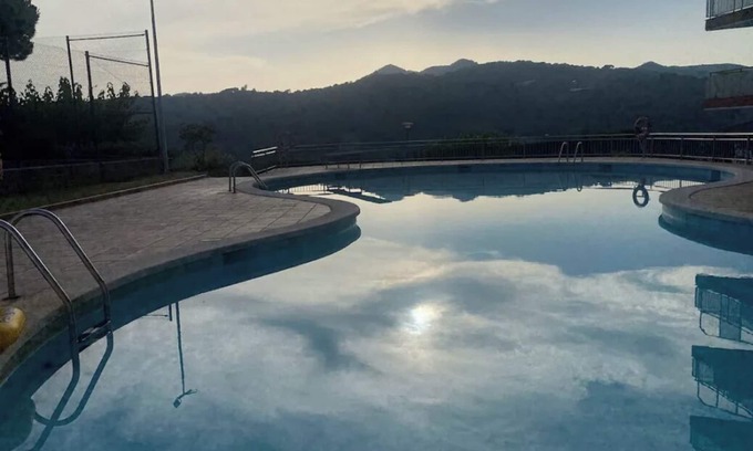 Arenys de Munt Apartamento | PISO ENTERO CON PISCINA