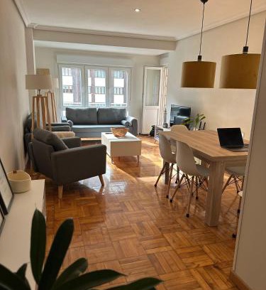 La Corredoria y Ventanielles Apartamento | Piso reformado centro de Oviedo