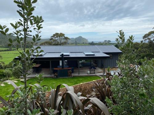 Tryphena Casa | Pitokuku House