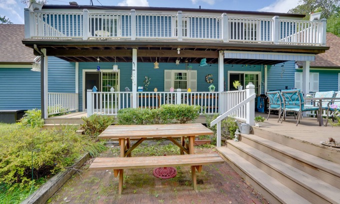 Pittsfield Casa | Pittsfield Home w/ Deck - 12 Mi to Jiminy Peak!