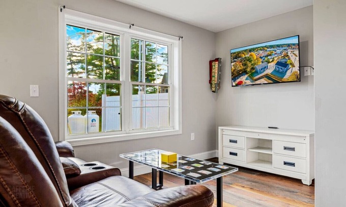 Old Orchard Beach Apartamento | Pixel Perfect Escape: 2BR Retreat w/ Gaming Theme
