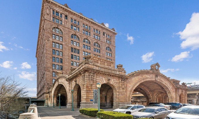 Downtown Pittsburgh Apartamento | Placemakr Downtown Pittsburgh at The Pennsylvanian