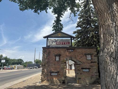 Douglas Hotel | Plains motel