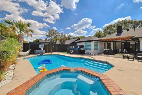 Plano Casa | Plano Perfect Getaway - Pool Hot Tub BBQ Grill