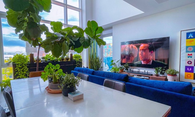 Williamsburg Apartamento | PLANT PARADISE - HUGE 2BR/3BTH DUPLEX WITH PRIVATE TERRACE!