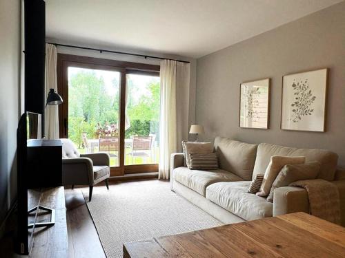 Estavar Apartamento | Planta Baja con jardín y piscina junto a Llivia