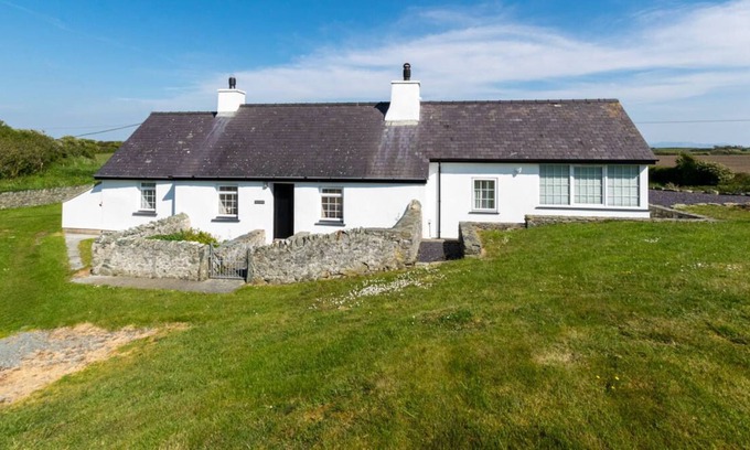 Caergeiliog Casa | Plas Bach in the beautiful Holyhead