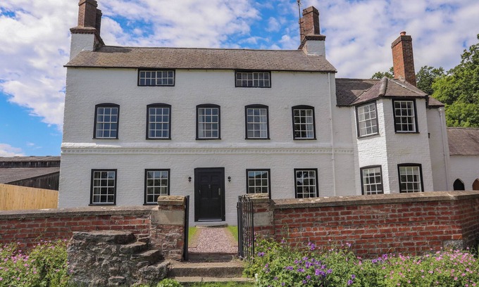 Saint Asaph Cabaña | PLAS COCH, pet friendly, character holiday cottage in St Asaph