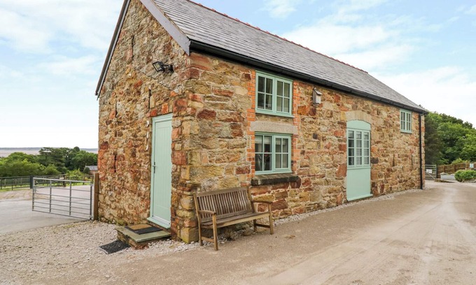 Holywell Cabaña | Plas Tirion Cottage, Mostyn