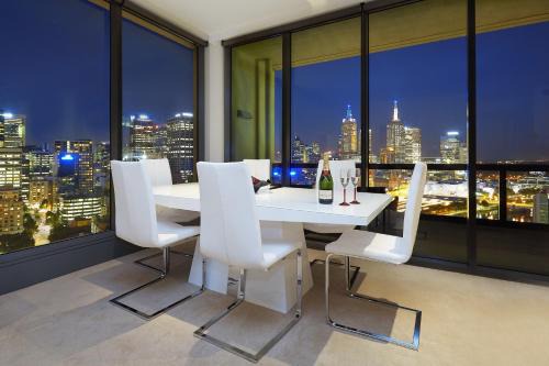 Southbank Apartamento | Platinum Luxury Stays at Freshwater Place