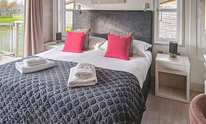 Newbury Chalet De Esquí | Platinum Spa Six Pet