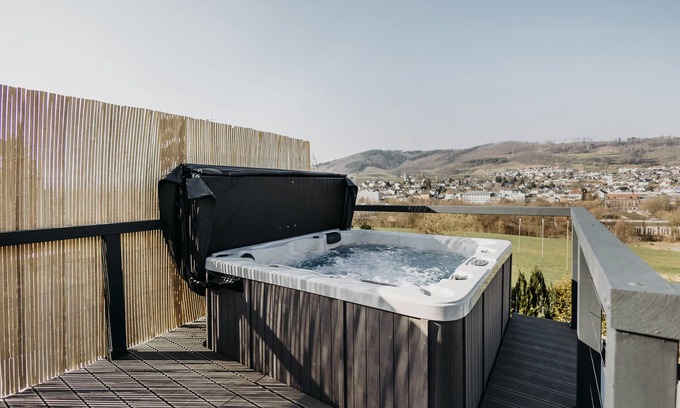 Plettenberg Apartamento | Platz, Charme & ein Hauch Luxus: Happy Place mit Whirlpool, Sauna und Traumblick