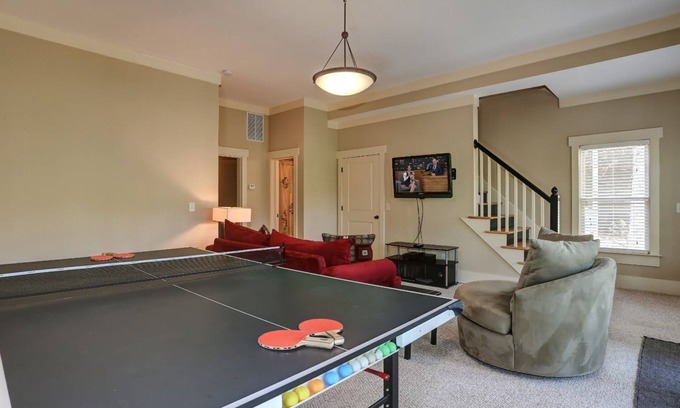 Big Canoe Casa | Play ping pong and relax by the wood fireplace! - Choctaw Lodge