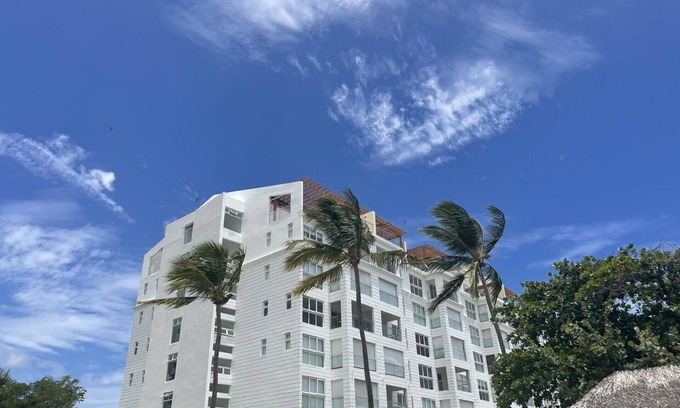 Residencial El Doral Apartamento | Playa Dorada: Cozy family friendly beachfront 3 bedroom /3 bathroom apartment.
