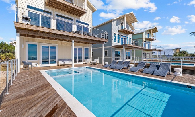 Indian Pass Casa | Playa Plata: Amazing 7BR Beachfront- Pet Friendly, Sleeps 23, Private Pool!